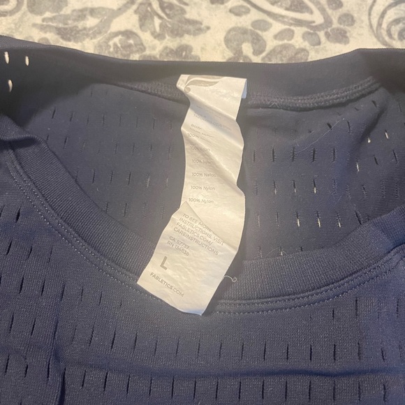 Fabletics Active Top - L - Picture 2 of 2
